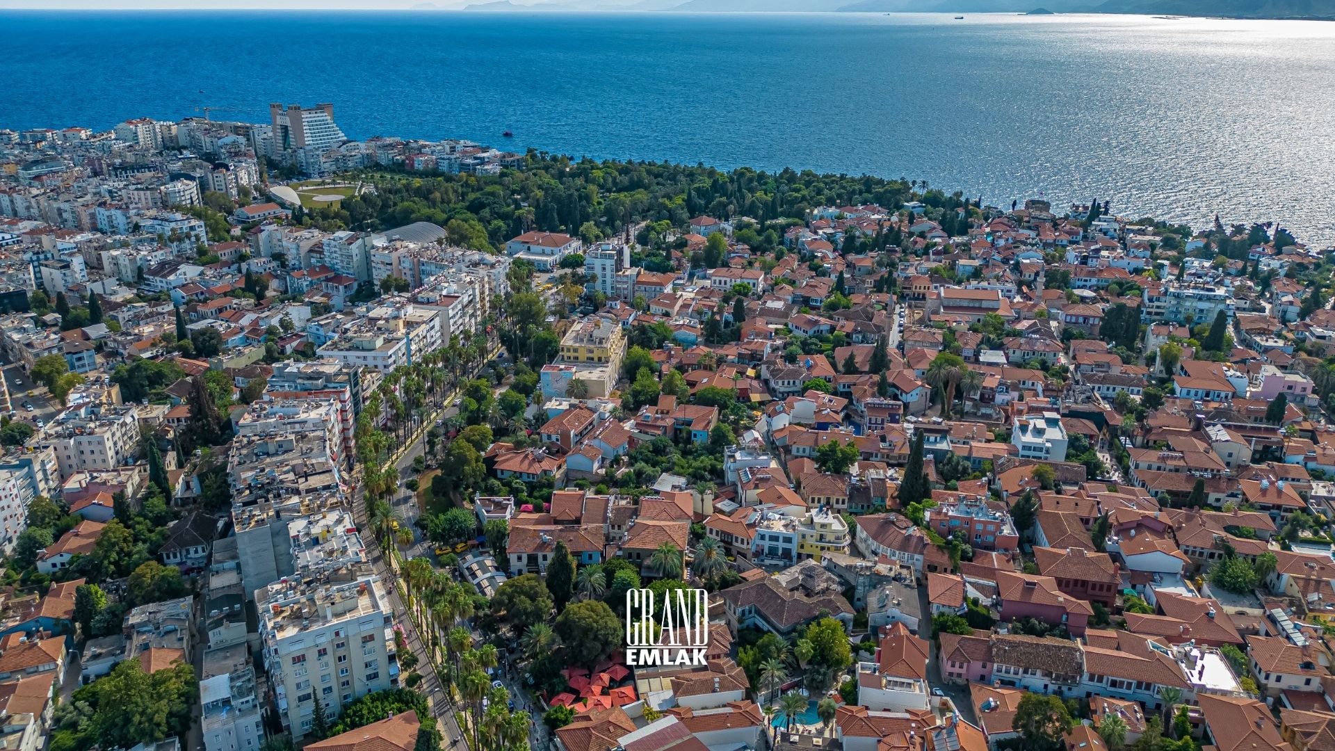 Boutique Hotel For Sale Comprising 3 Blocks on a 966 m² Plot on Atatürk Street, Kaleiçi — Muratpaşa, Antalya