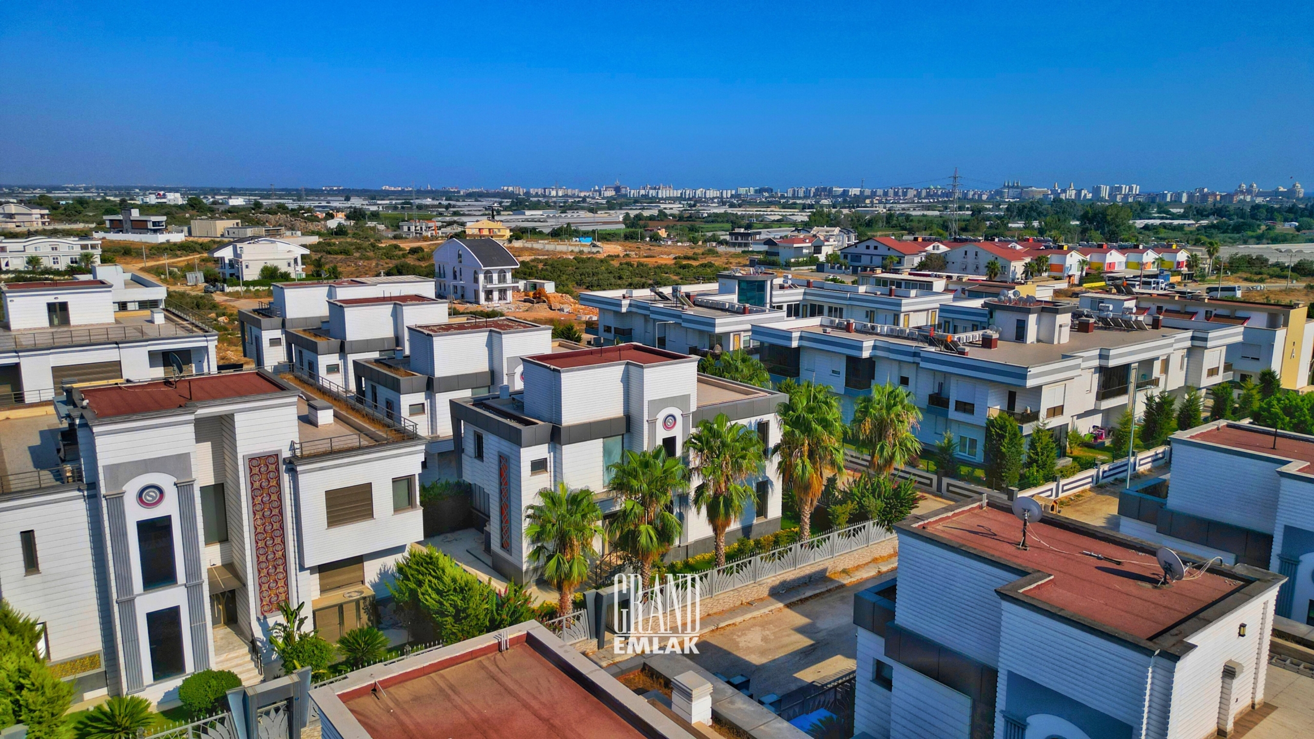 5+1 Villa For Sale with Indoor and Outdoor Pools in a Luxury Complex — Kemerağzı, Aksu, Antalya