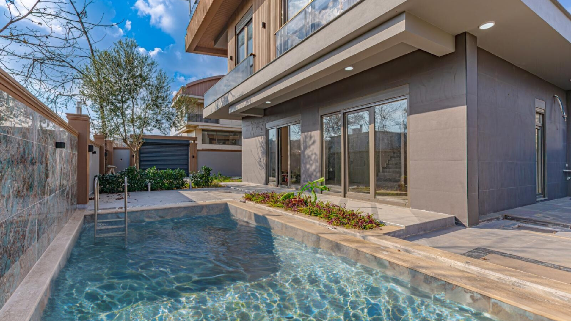 Exclusive 5+1 Private Villa in Ermenek Offering Refined Living and Investment Potential — Ermenek, Muratpaşa, Antalya