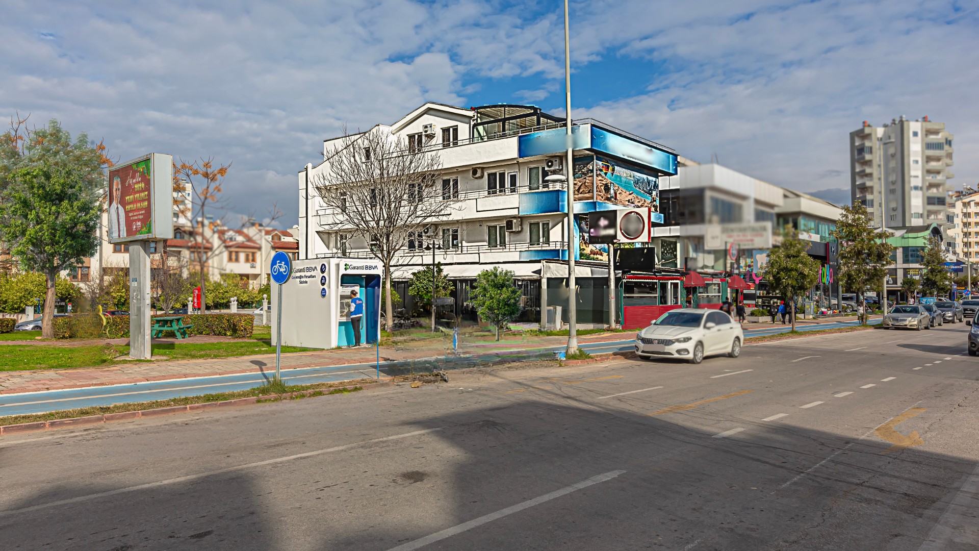 3,5 Storey Commercial Building with Park and Boulevard Facade For Sale in Antalya, Guzeloba — Güzeloba, Muratpaşa, Antalya