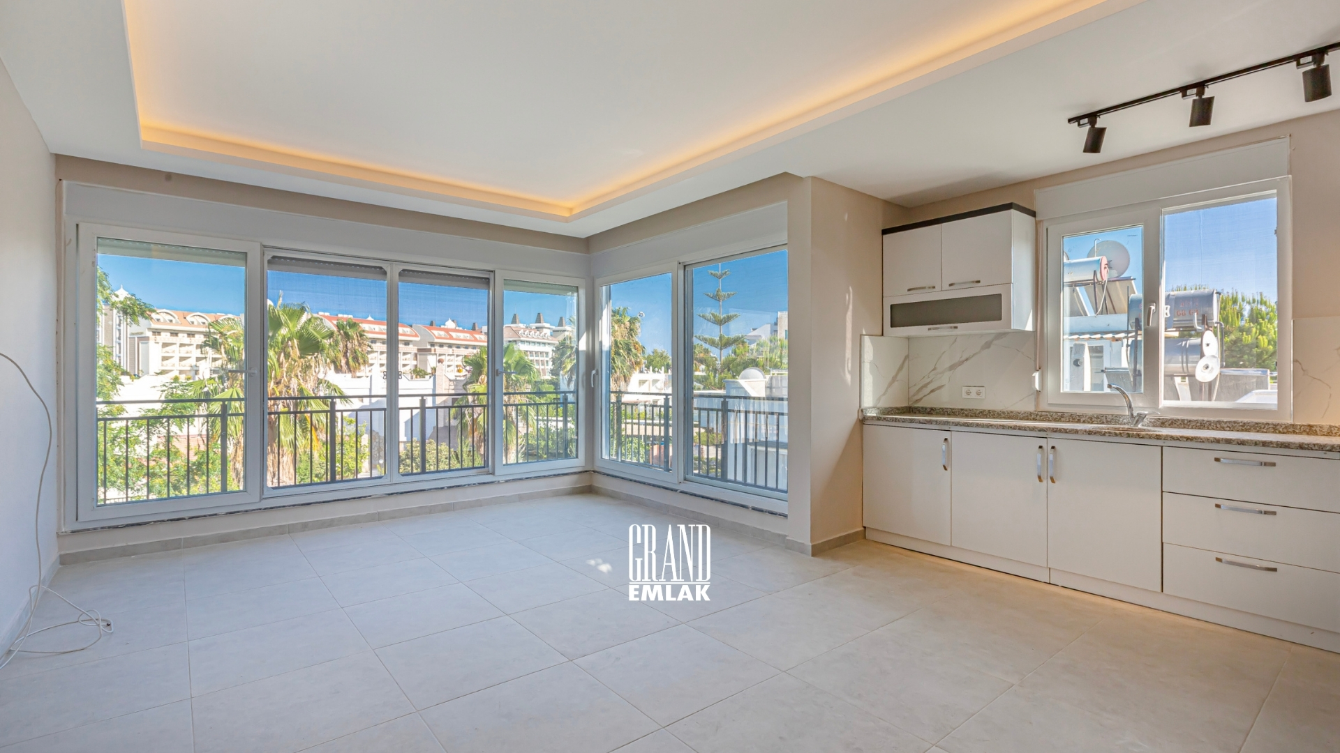 4+1 Villa for Sale in a Complex Within Walking Distance to the Sea in Boğazkent — Boğazkent, Serik, Antalya