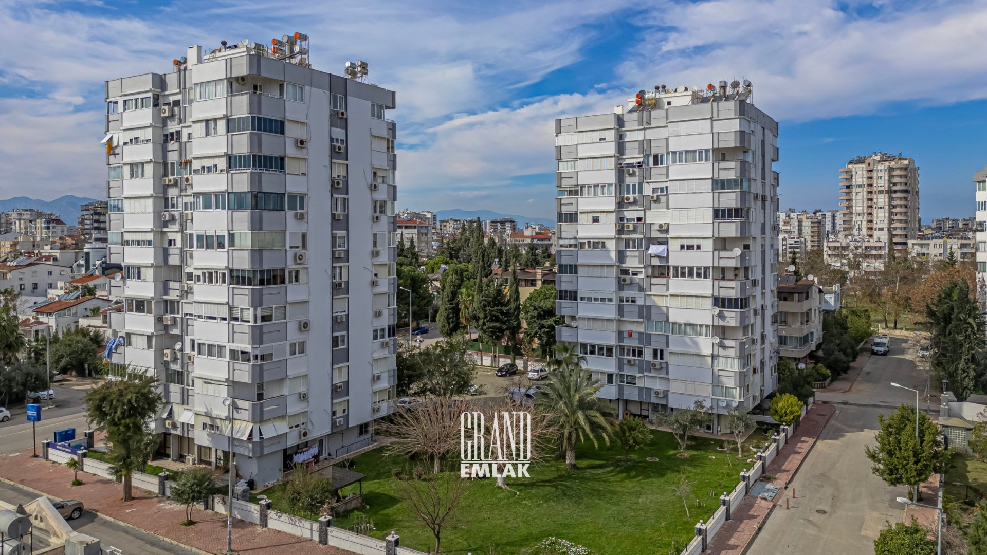 Verkauf einer 1+1-Wohnung mit Garten auf dem Grundstück im Stadtteil Çağlayan — Çağlayan, Muratpaşa, Antalya