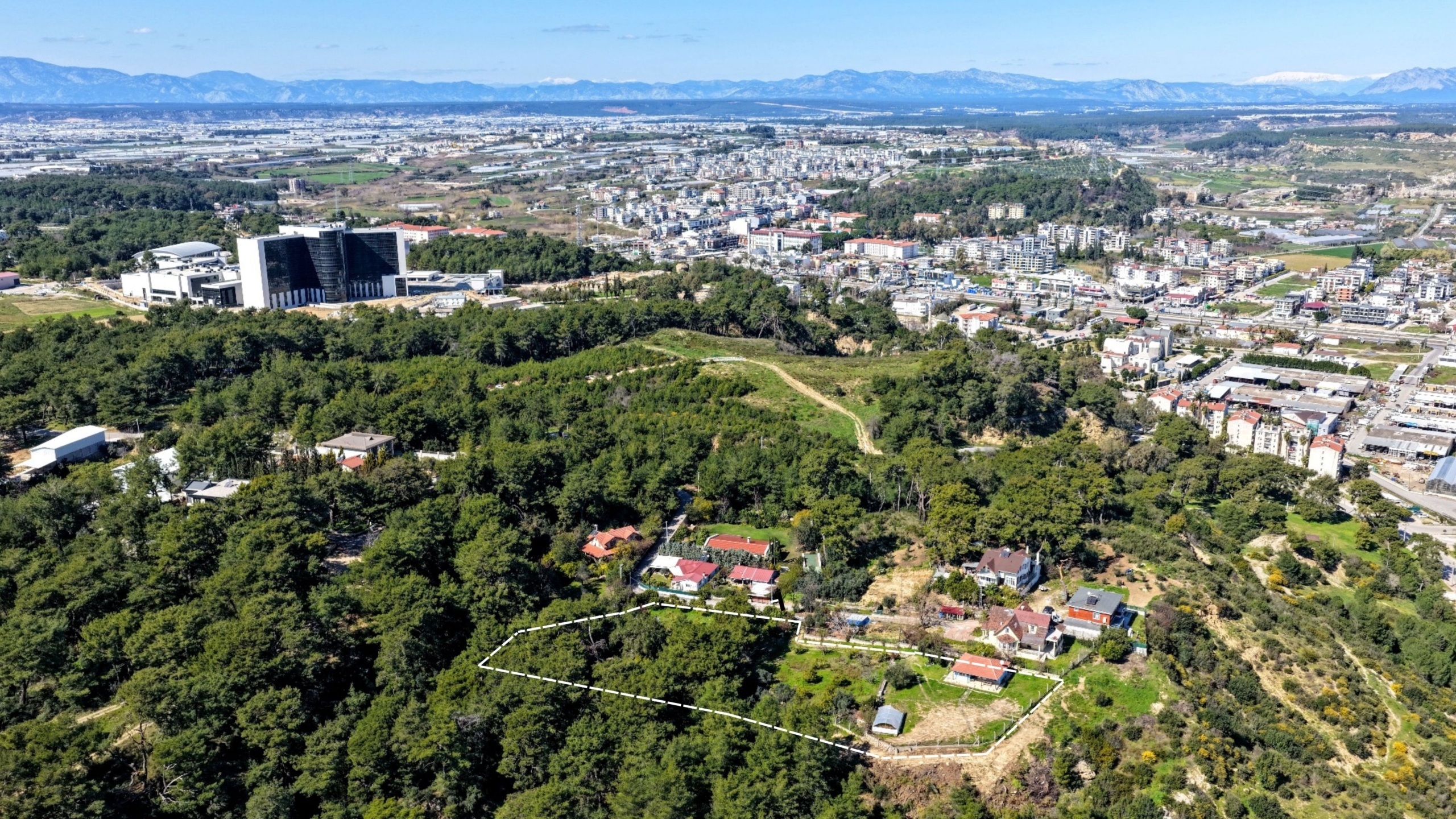 Detached 1+1 House for Sale Within 3.7 Acres of Land with Sea View in Antalya Hacıaliler — Hacıaliler, Aksu, Antalya