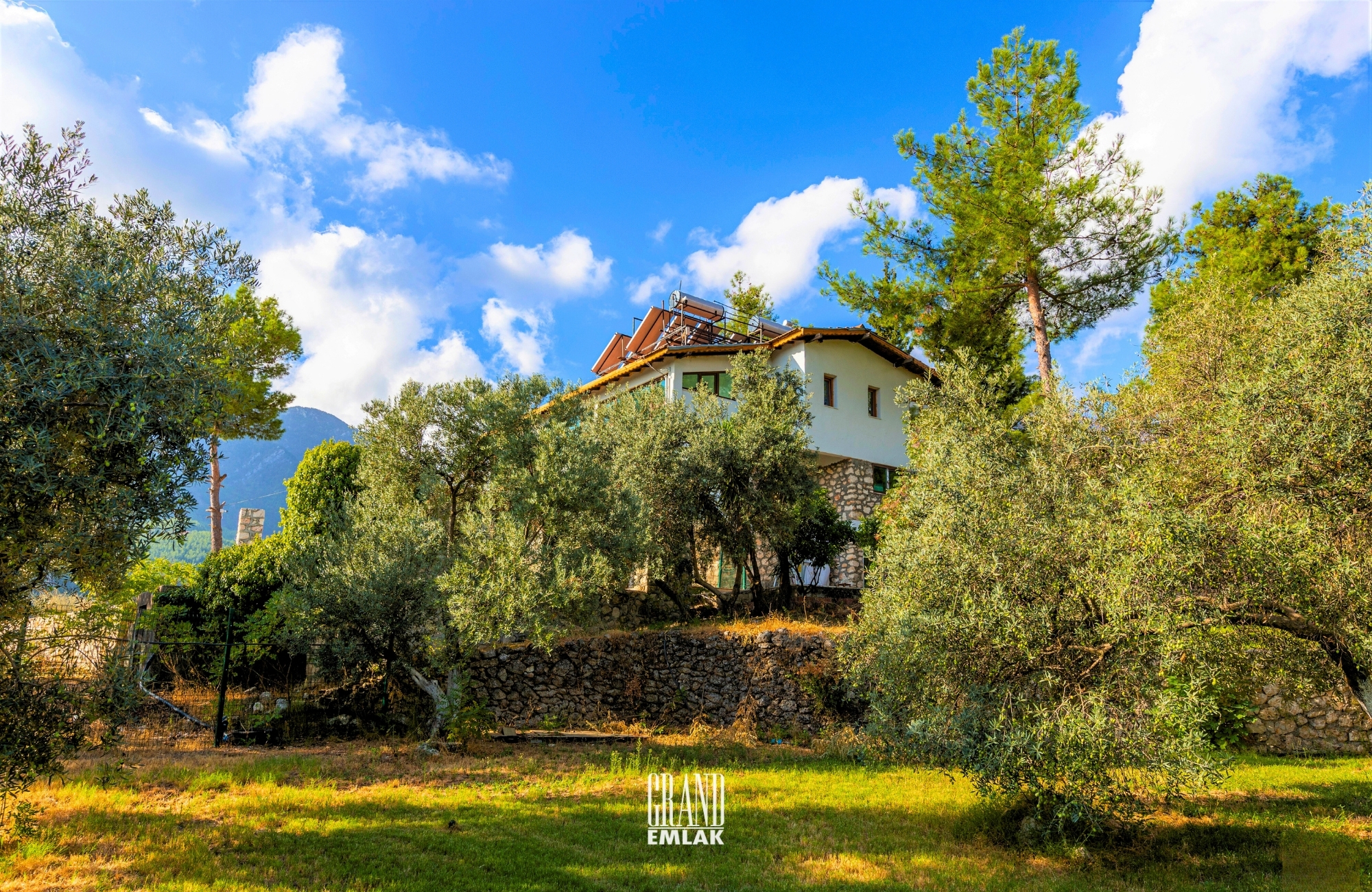 6+1 Farm for Sale with Panoramic Mountain and Sea Views in a 9.452 m² Garden — Geyikbayırı, Konyaaltı, Antalya