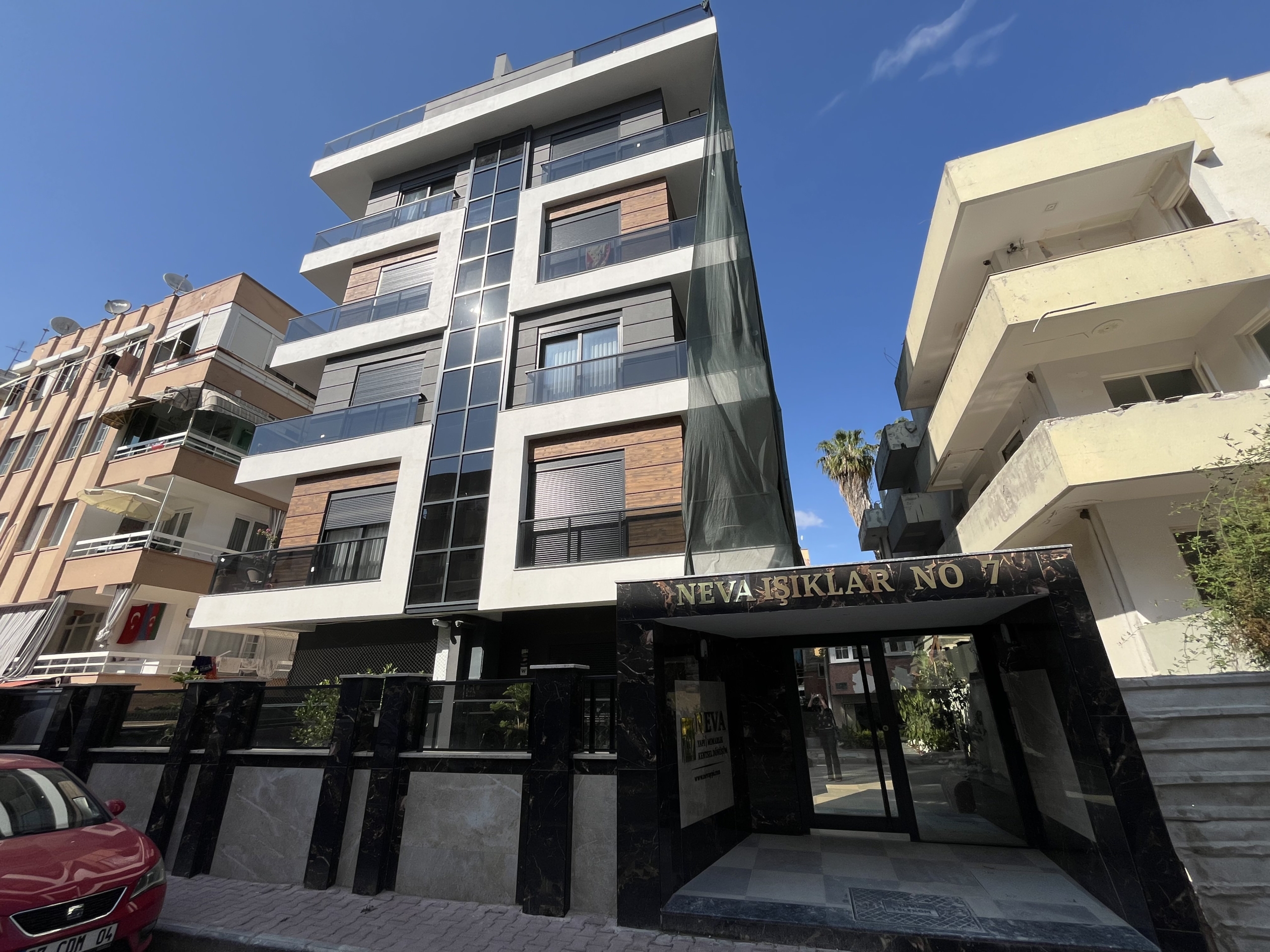 Brand-New Spacious Apartment in a Prime Location, within Walking Distance of the Sea and Kaleiçi — IŞIKLAR