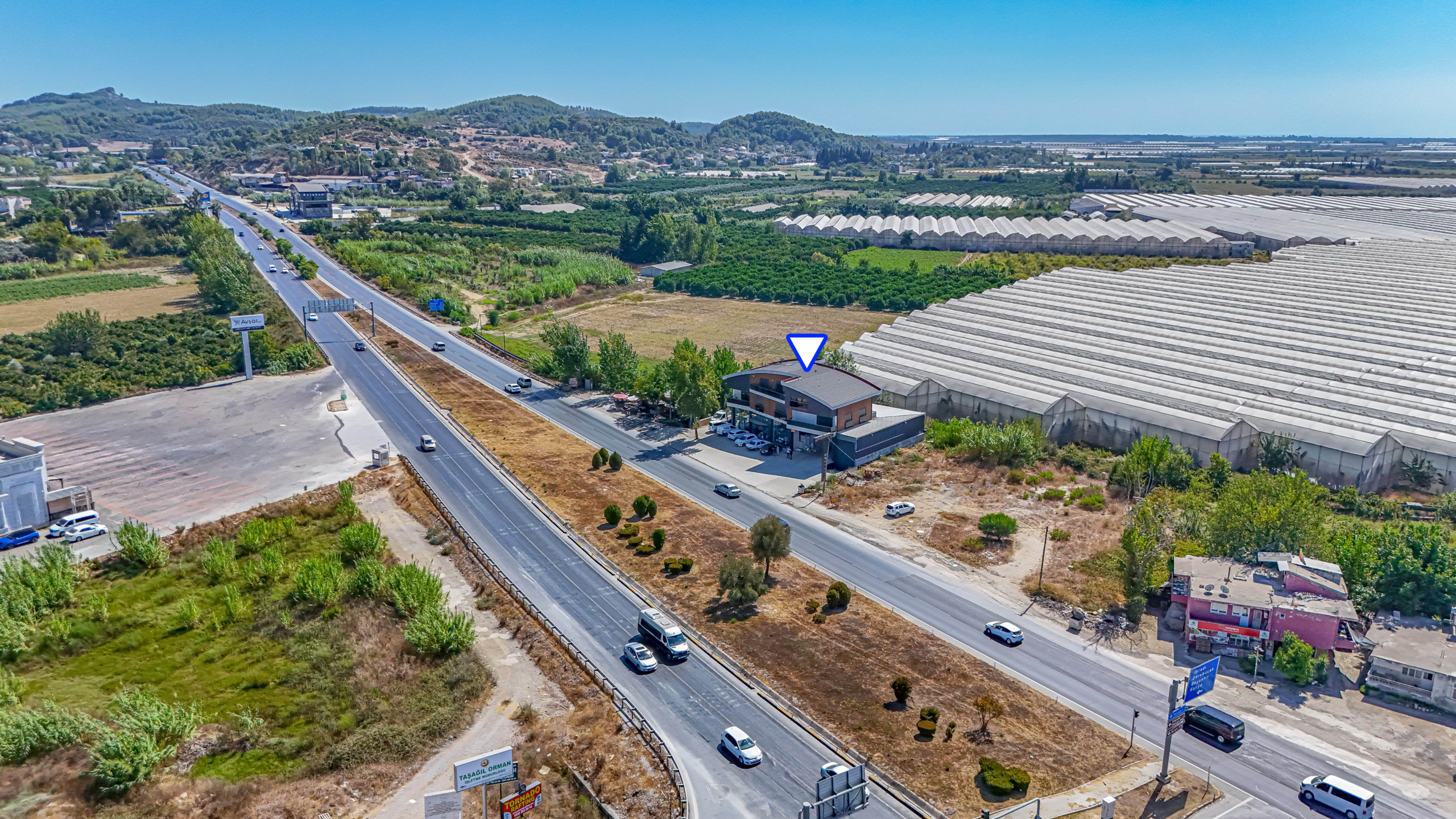 Entire Building for Sale on the D400 Highway in Manavgat-Taşağıl — Taşağıl, Manavgat, Antalya