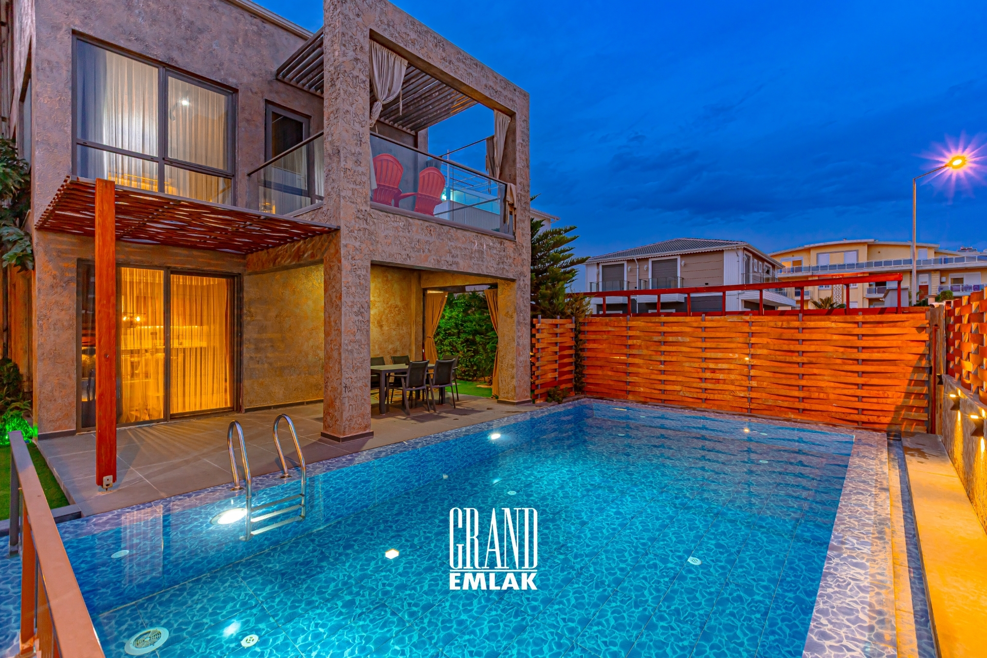 Elegant 3-bedroom triplex villa in Belek featuring modern architecture, private pool, and tourism-approved. — Kadriye, Serik, Antalya