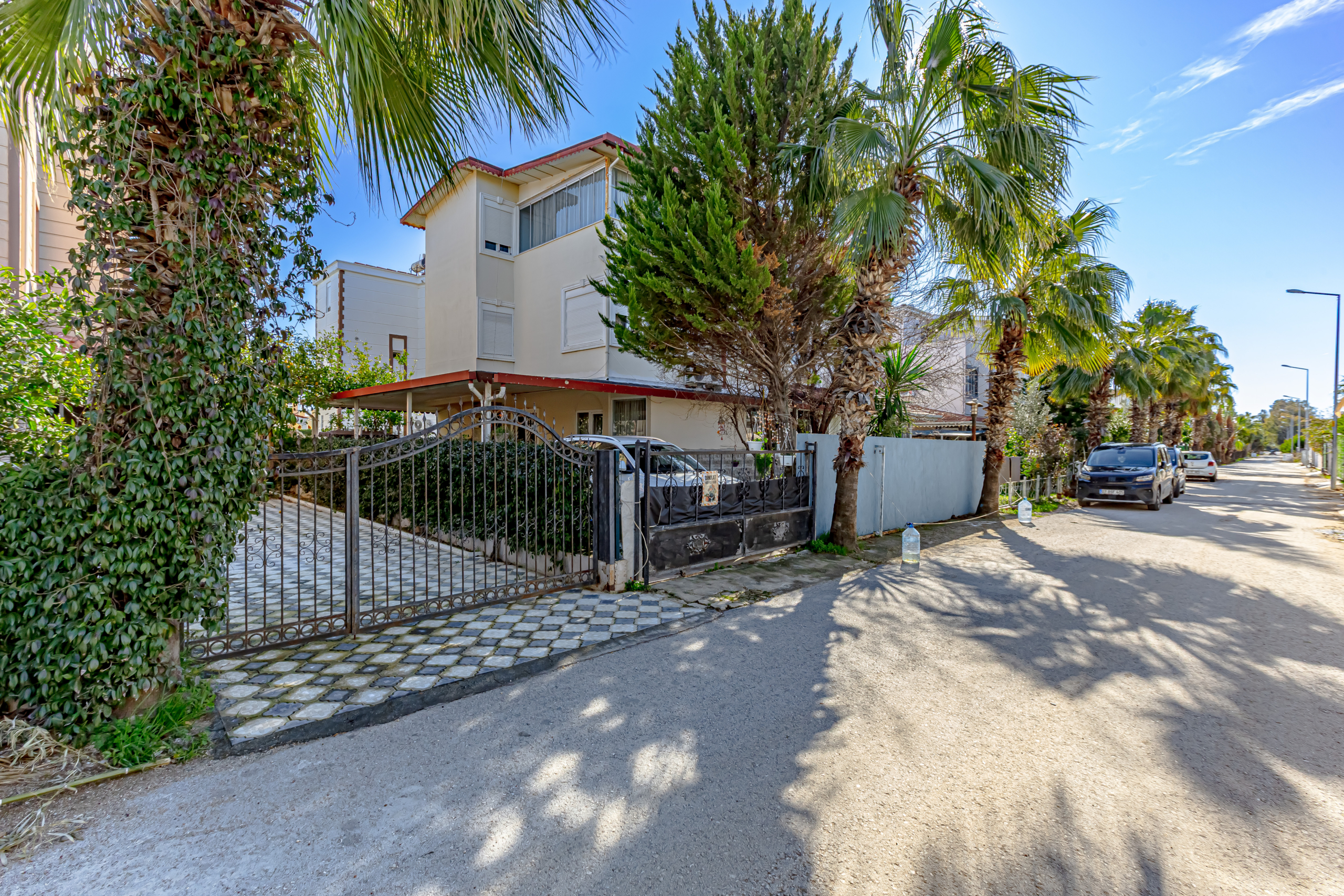 Günstige 4+1 Villa mit Garten zum Verkauf in Kadriye — Kadriye, Serik, Antalya