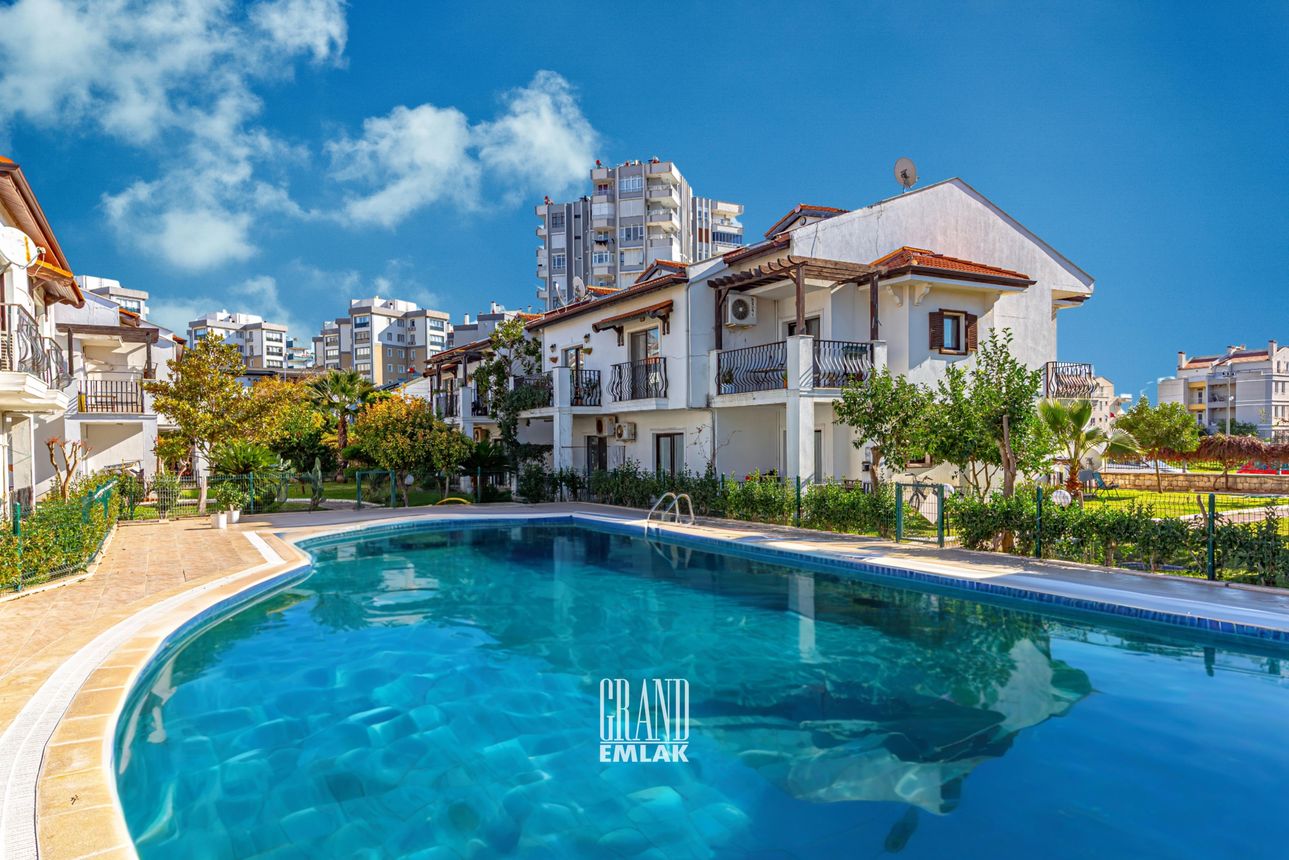 Lyxlägenhet 4+2 i villastil med fyra väderstreck – Nihat Ömür-residenset — Güzeloba, Muratpaşa, Antalya