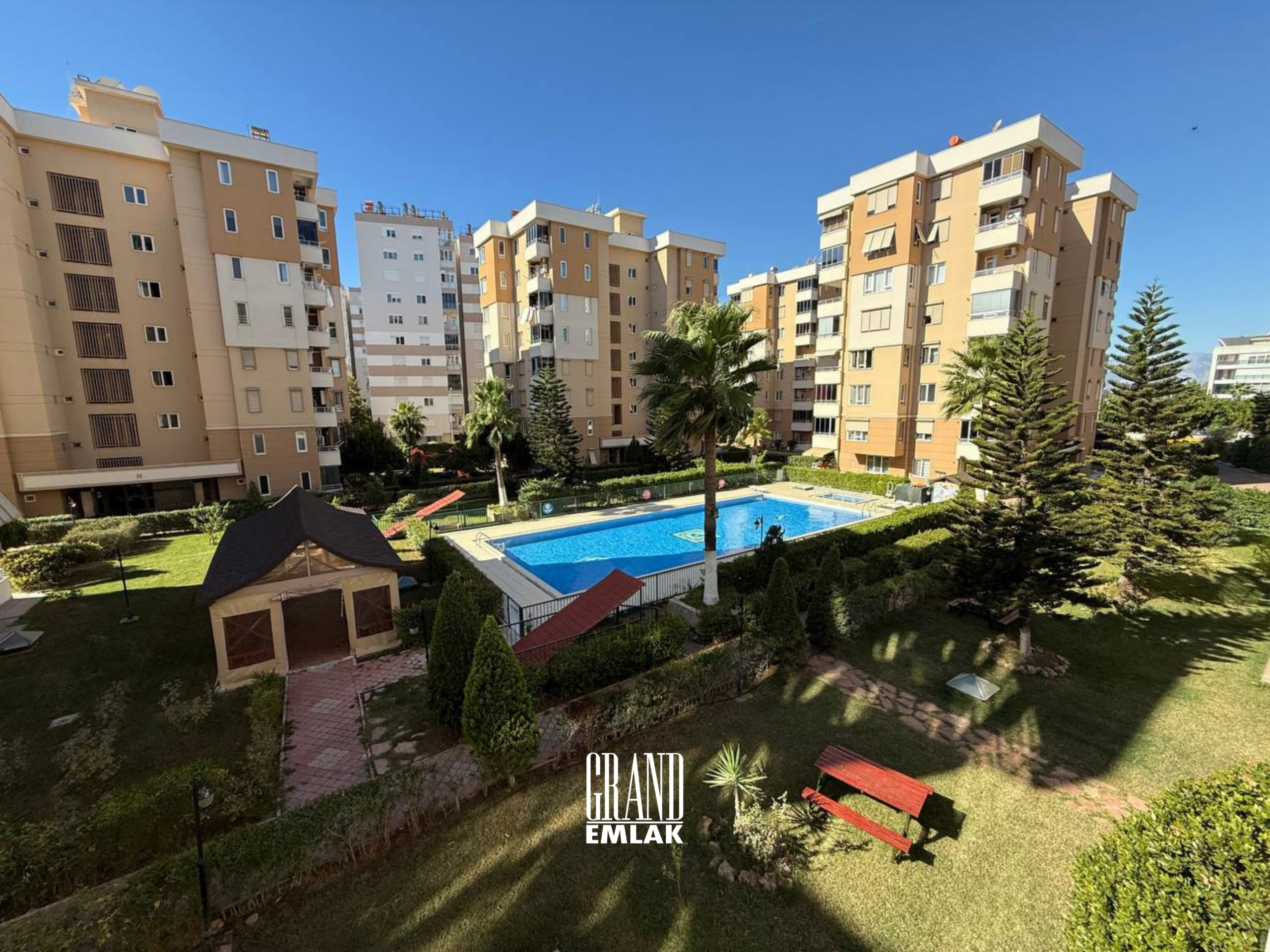 Özpınarlar’dan Lavinya Sitesinde Geniş 3+1 Satılık Eşyalı Daire — Güzeloluk, Muratpaşa, Antalya