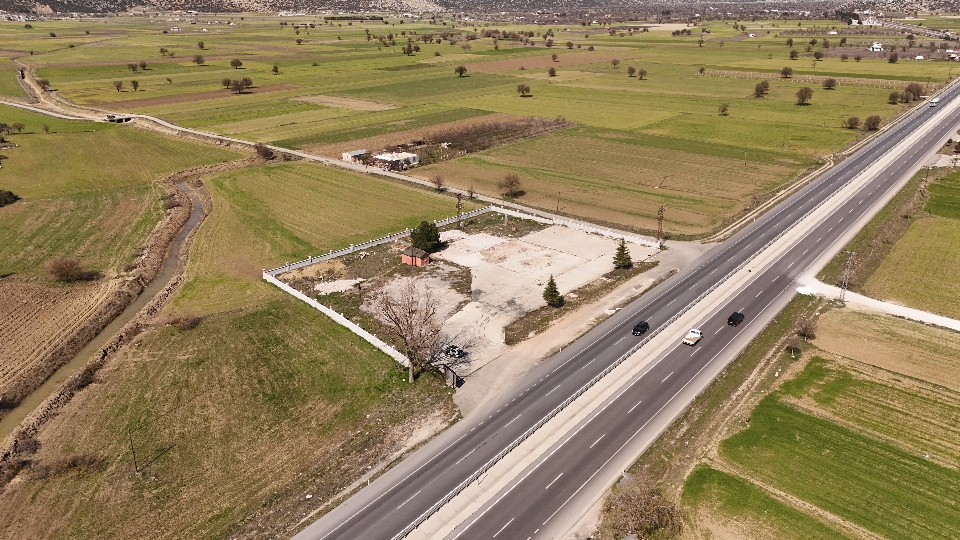 Land with Fuel Station + Rest Area Project at the Entrance to Antalya — Döşemealtı, Antalya