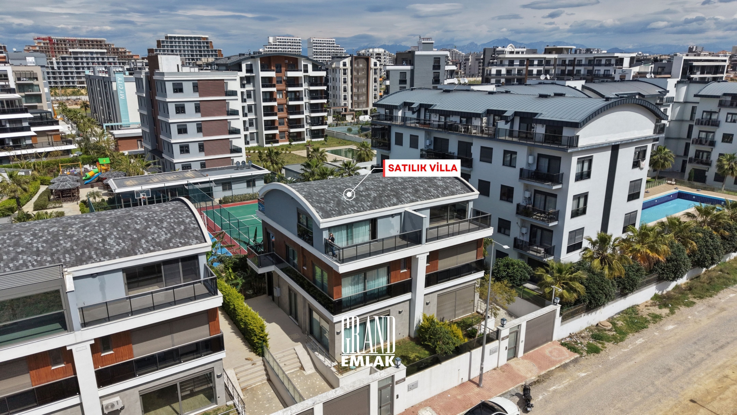 Allure – Lüks Site İçerisinde, Full Eşyalı, Donanımlı 4+1 Satılık Villa — Altıntaş, Aksu, Antalya