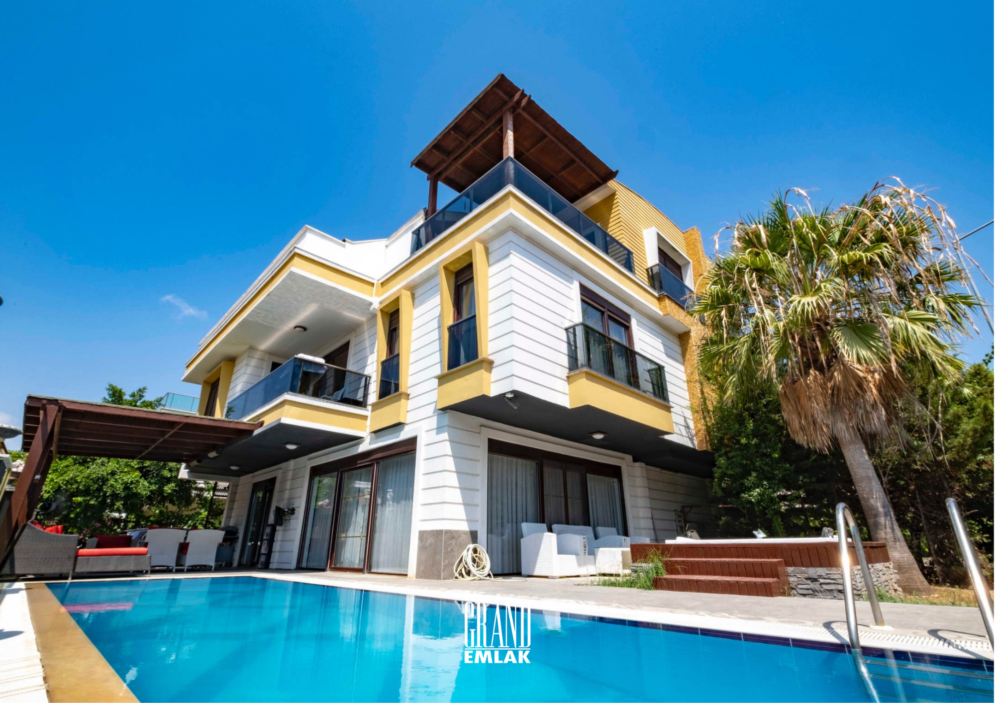 Luxury 6+1 Detached Villa for Sale Next to Güzeloba İstek College — Güzeloba, Muratpaşa, Antalya