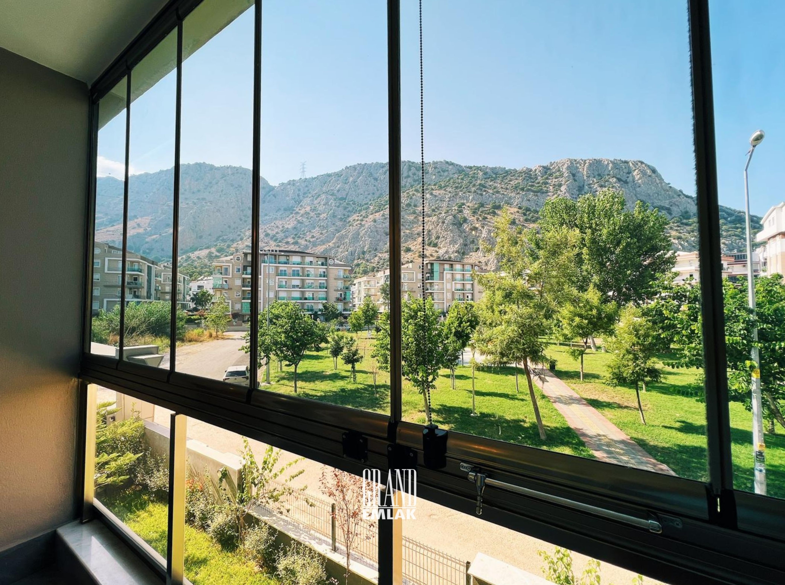 Like-new 1+1 apartment for sale in Liparis Site in Hurma, Konyaaltı. — Hurma, Konyaaltı, Antalya