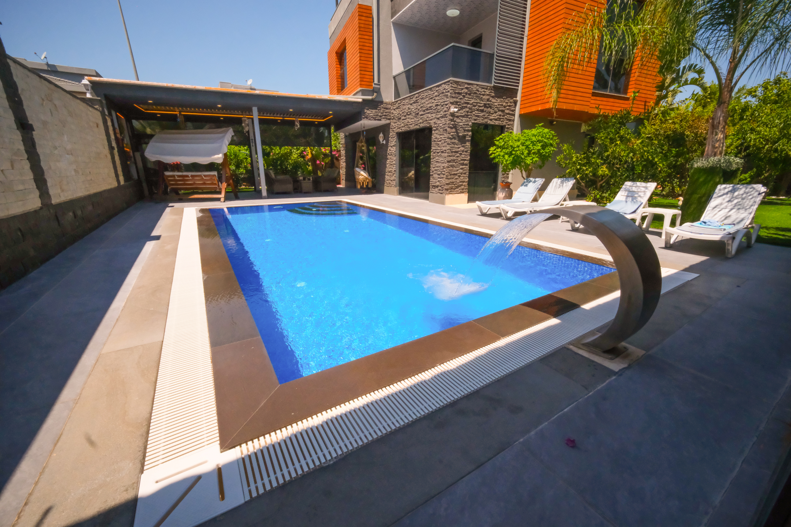Kadriye’de Eşyalı, Isıtmalı Havuzlu Ve Saunalı Müstakil Villa — Kadriye, Serik, Antalya