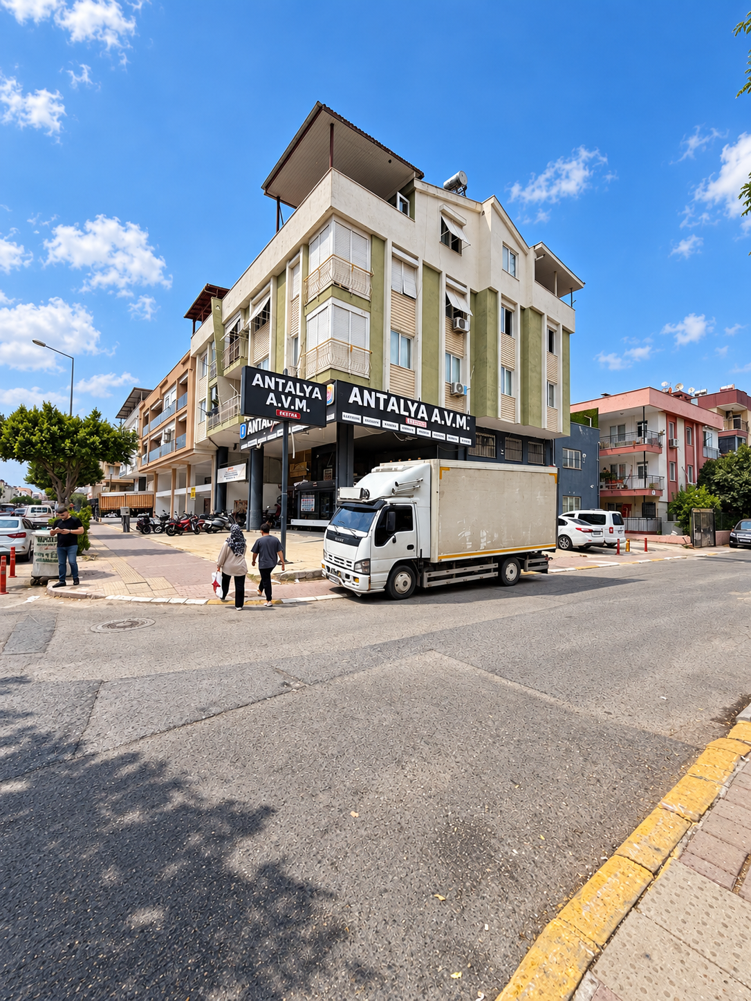 Freistehendes 3-stöckiges Gebäude mit 380 m² Nutzfläche in Kepez Teomanpaşa zu vermieten — Kepez, Antalya