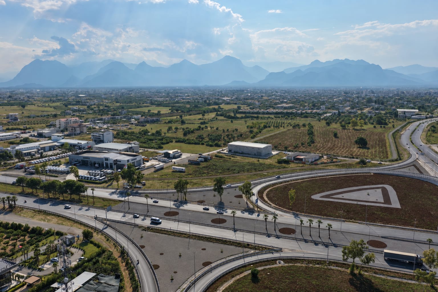 Burdur Yolu Ve Palmiye Caddesi Kesişiminde Tabela Değeri Yüksek Satılık 10 Dömün Ticari Arsa — Altınkale, Döşemealtı, Antalya